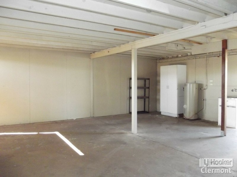 Unit 2/33 Tropic Street, Clermont QLD 4721