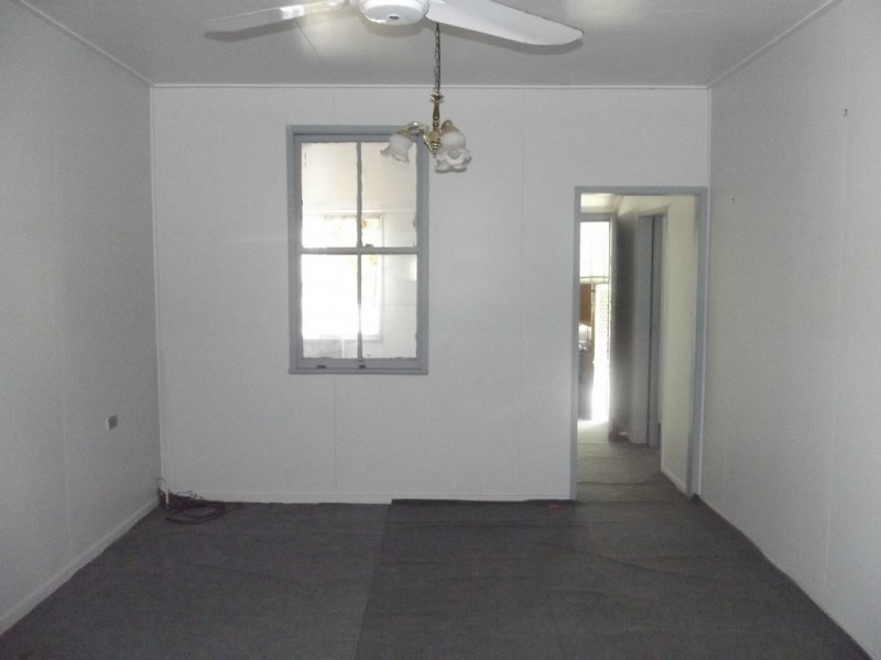 19 Albert Lane, Clermont QLD 4721