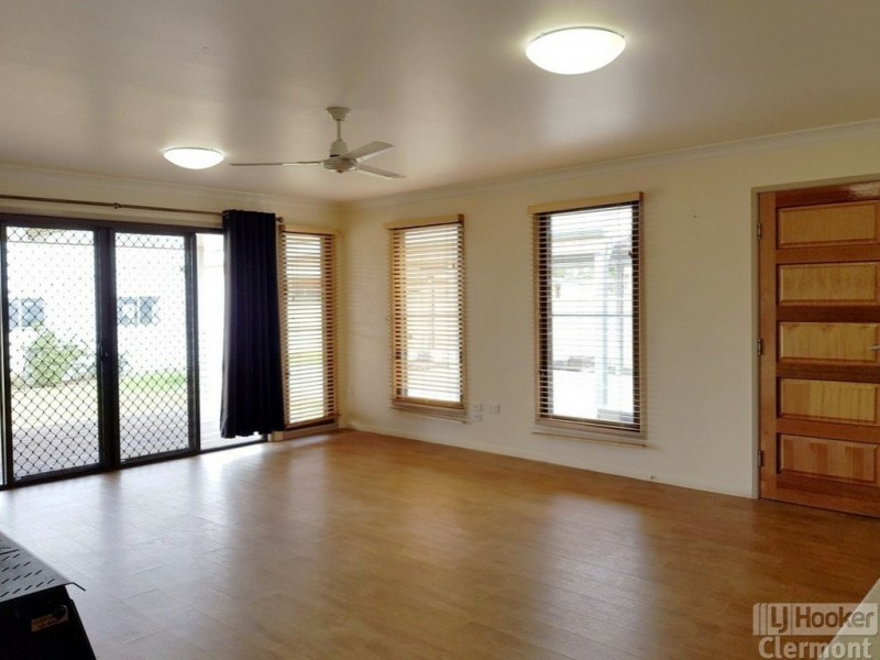 8A Playfair Street, Clermont QLD 4721