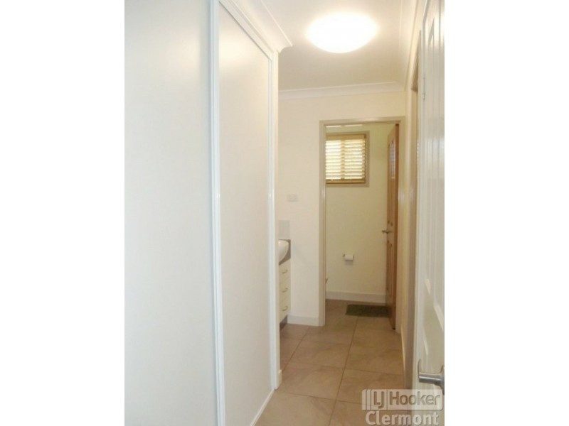 8A Playfair Street, Clermont QLD 4721