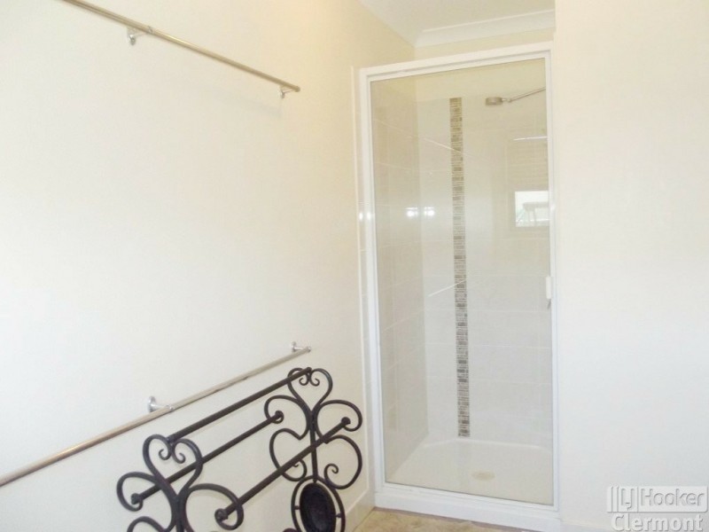 8A Playfair Street, Clermont QLD 4721