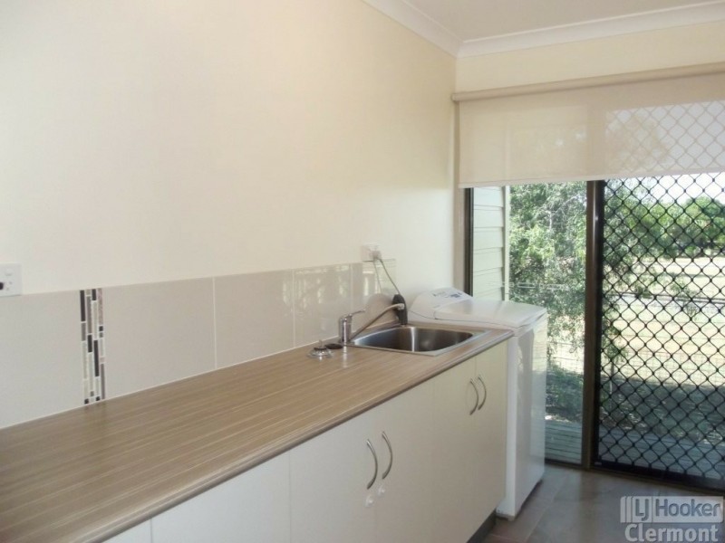 8A Playfair Street, Clermont QLD 4721