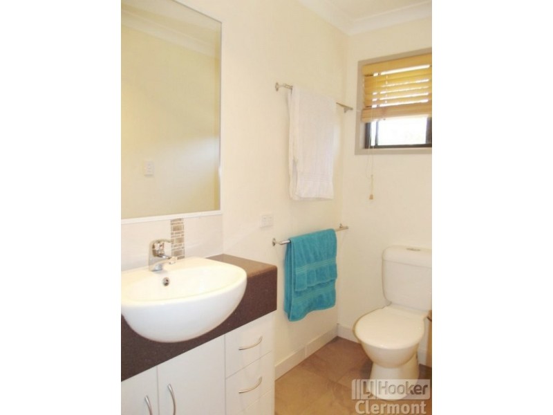 8A Playfair Street, Clermont QLD 4721