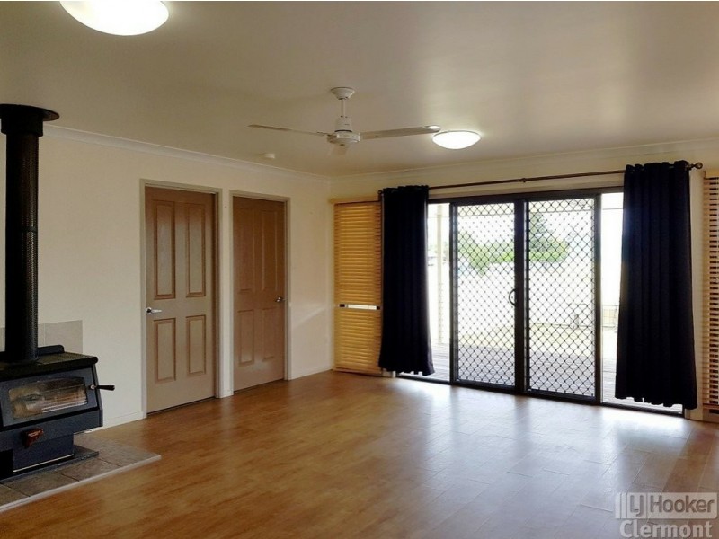 8A Playfair Street, Clermont QLD 4721