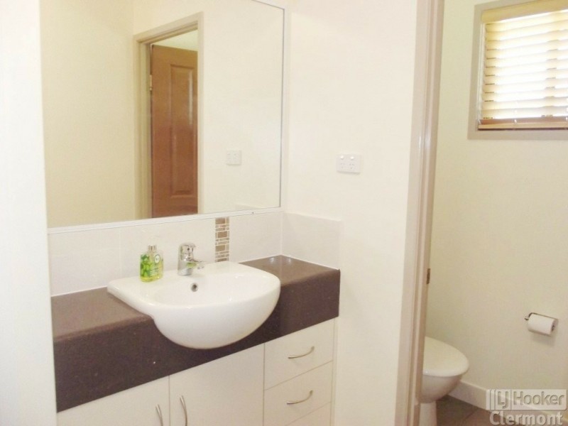 8A Playfair Street, Clermont QLD 4721