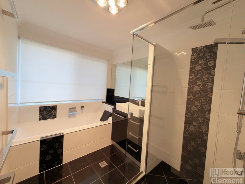 18 Nugget Lane, Clermont QLD 4721