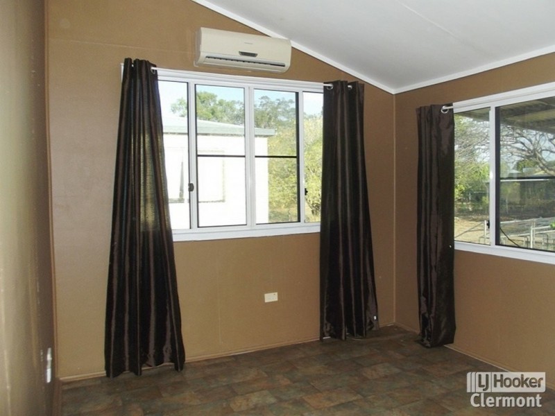 25 Kitchener Street, Clermont QLD 4721