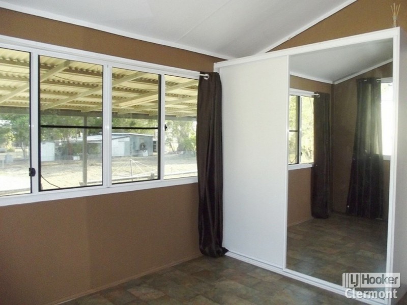 25 Kitchener Street, Clermont QLD 4721