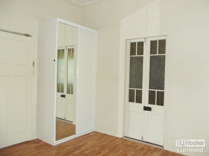 25 Kitchener Street, Clermont QLD 4721