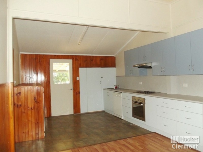 25 Kitchener Street, Clermont QLD 4721