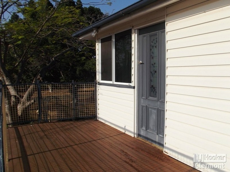 25 Kitchener Street, Clermont QLD 4721