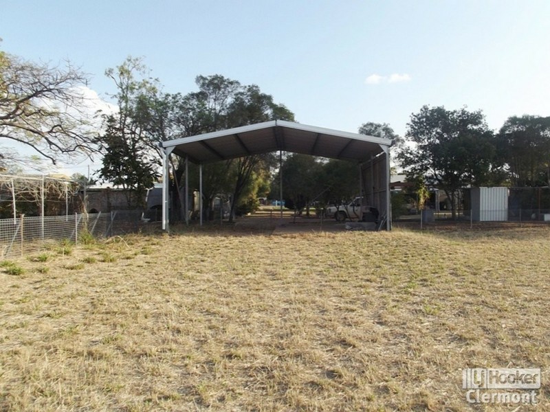 25 Kitchener Street, Clermont QLD 4721