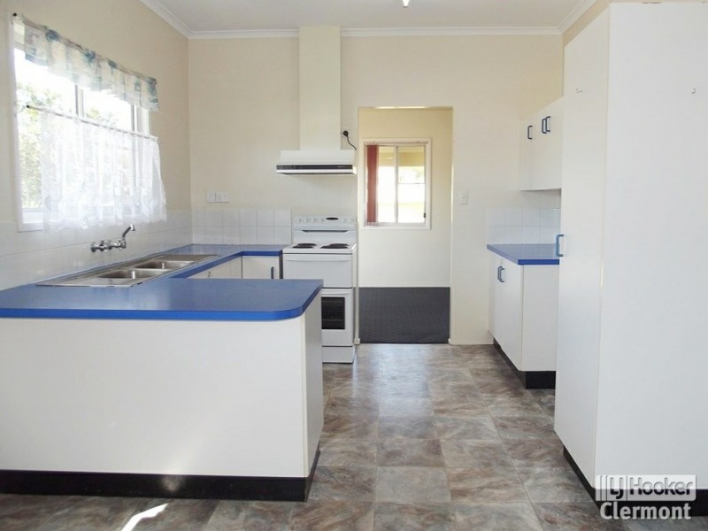 8 Samson Street, Clermont QLD 4721