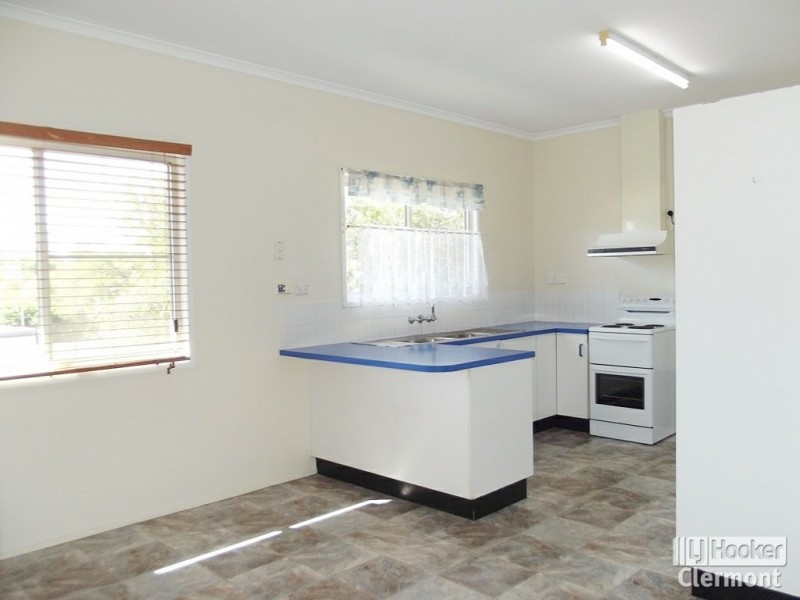 8 Samson Street, Clermont QLD 4721