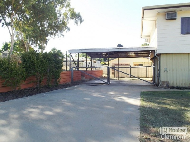 8 Samson Street, Clermont QLD 4721