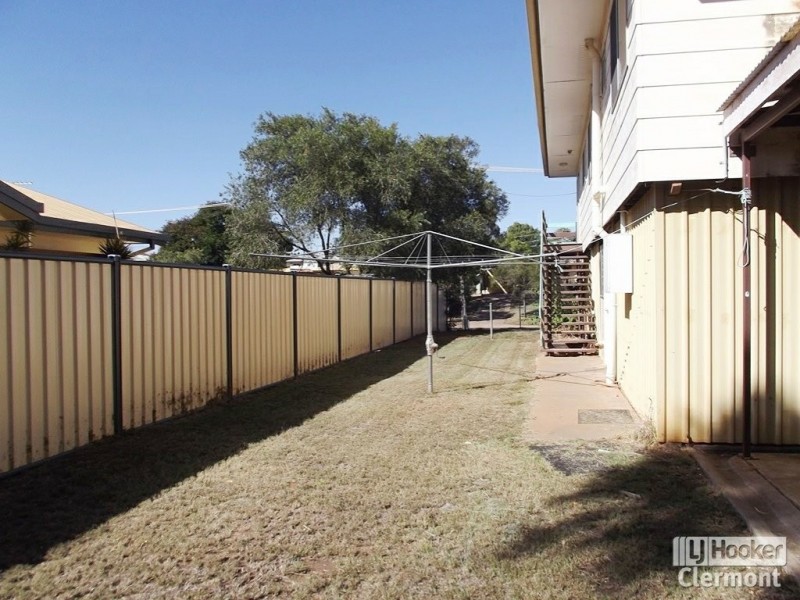8 Samson Street, Clermont QLD 4721