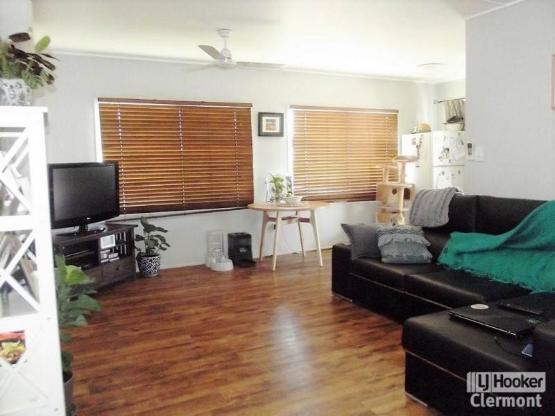 9 Karmoo Street, Clermont QLD 4721