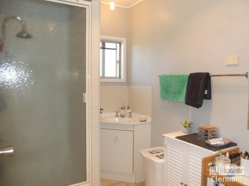 9 Karmoo Street, Clermont QLD 4721