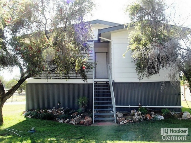 9 Karmoo Street, Clermont QLD 4721