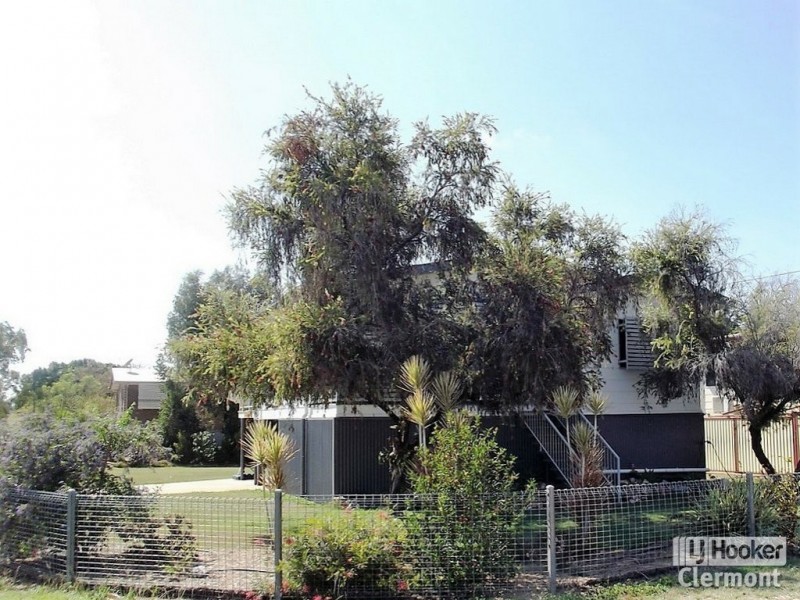 9 Karmoo Street, Clermont QLD 4721