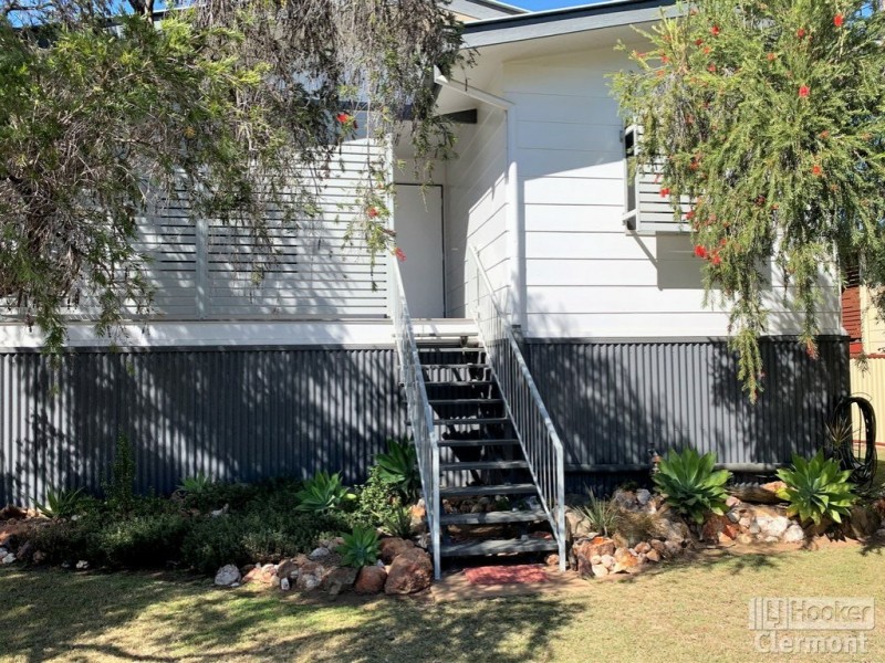 9 Karmoo Street, Clermont QLD 4721