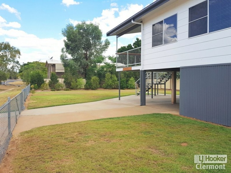 9 Karmoo Street, Clermont QLD 4721