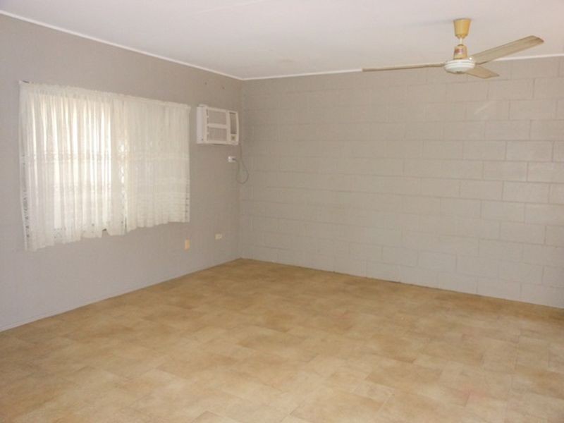 Unit 2/25 Monash Court, Clermont QLD 4721