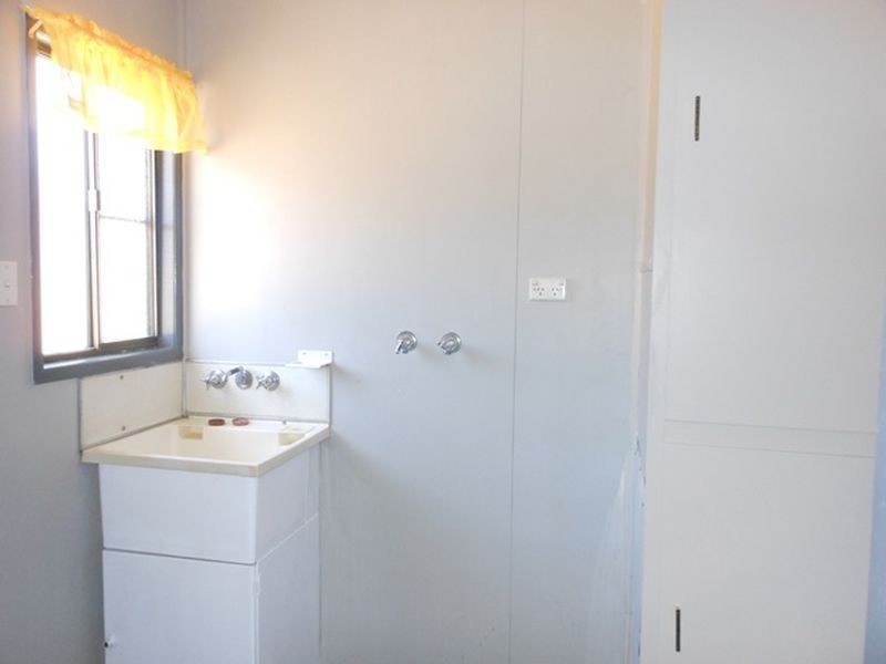 Unit 2/25 Monash Court, Clermont QLD 4721