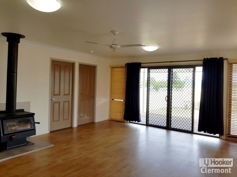 8A Playfair Street, Clermont QLD 4721