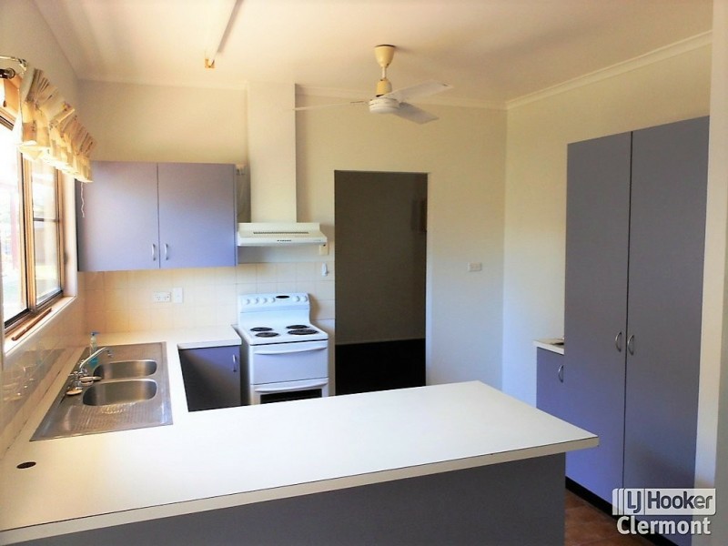 9 Athol Court, Clermont QLD 4721