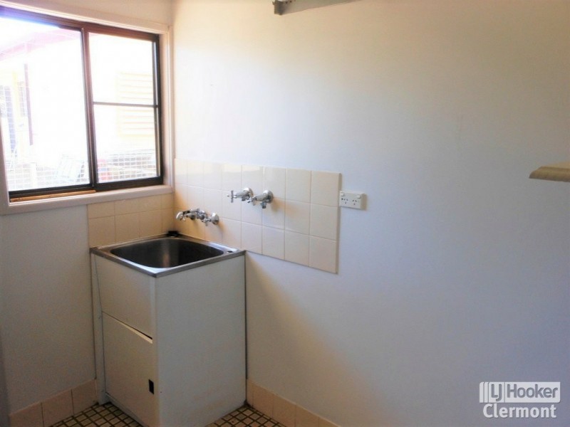 9 Athol Court, Clermont QLD 4721