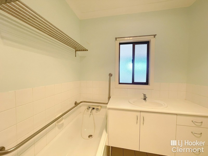24 Douglass Street, Clermont QLD 4721