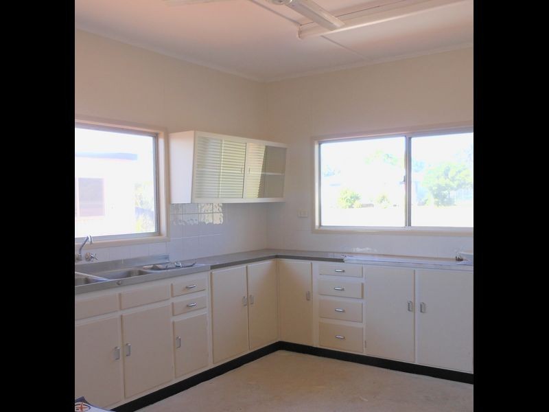 6 Daintree Street, Clermont QLD 4721