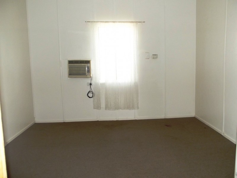 19 Kitchener Street, Clermont QLD 4721