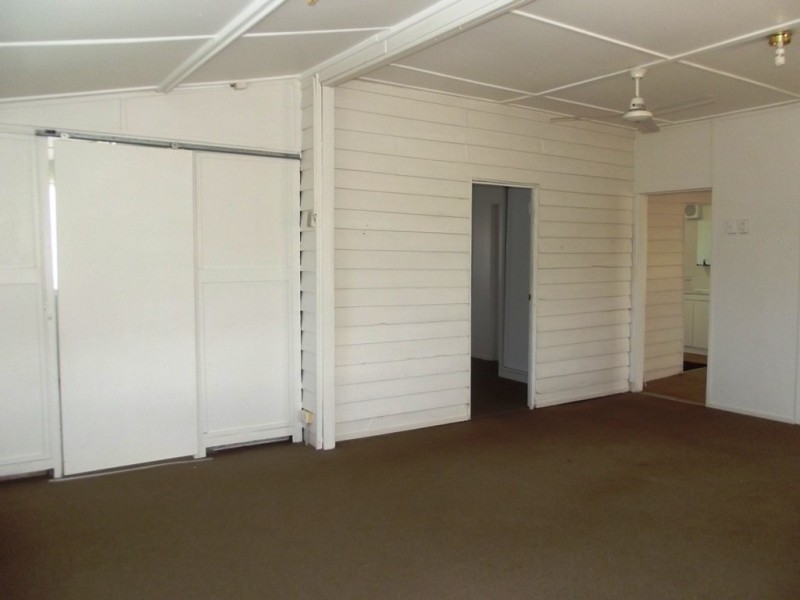 19 Kitchener Street, Clermont QLD 4721