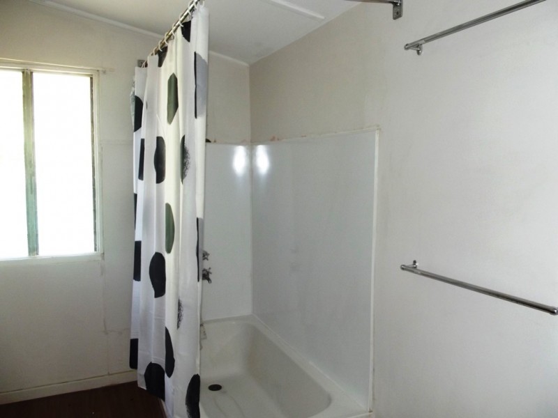 19 Kitchener Street, Clermont QLD 4721