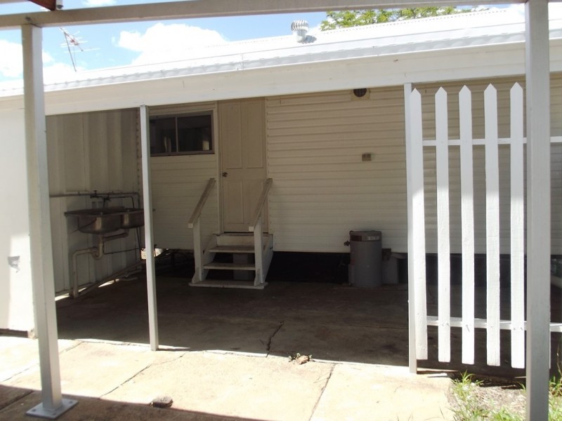 19 Kitchener Street, Clermont QLD 4721