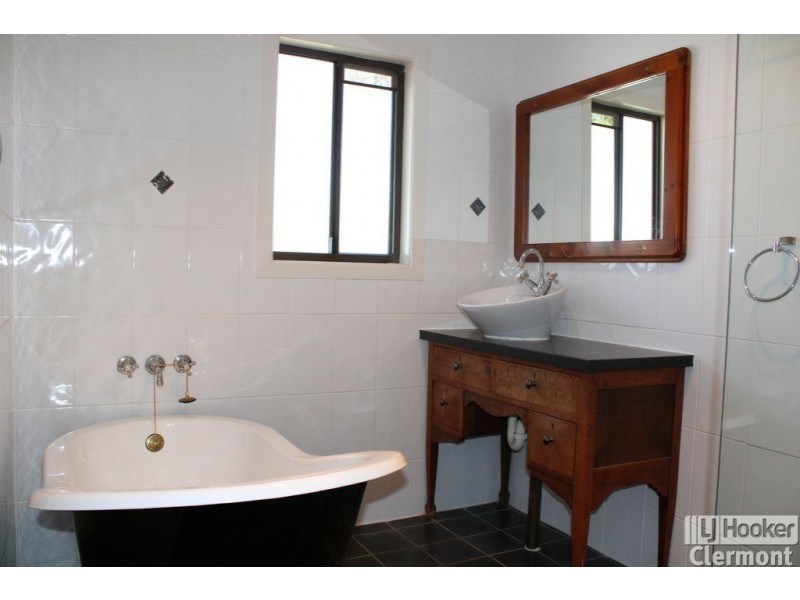 15 Athol Court, Clermont QLD 4721