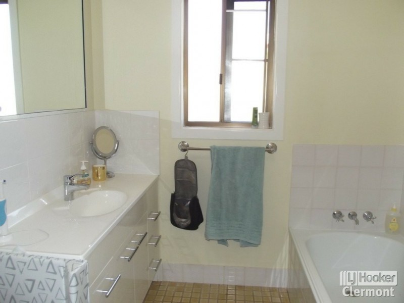 1 Beatty Street, Clermont QLD 4721