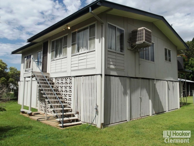12 East Street, Clermont QLD 4721