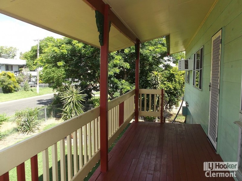 10 Mclean Street, Capella QLD 4723