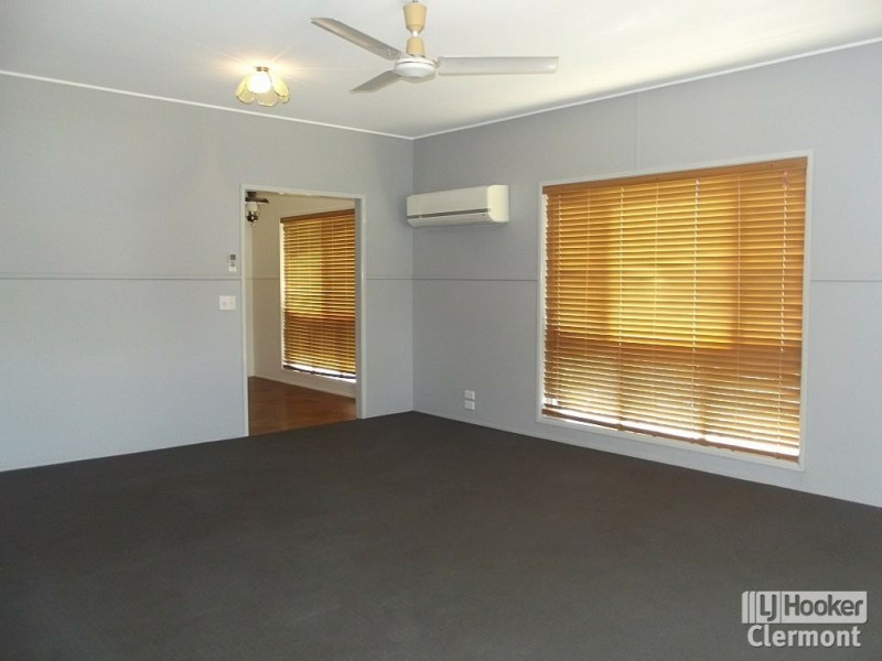 10 Mclean Street, Capella QLD 4723