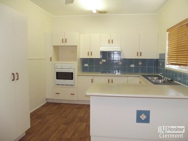 10 Mclean Street, Capella QLD 4723