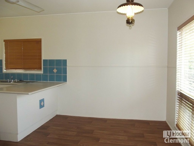 10 Mclean Street, Capella QLD 4723