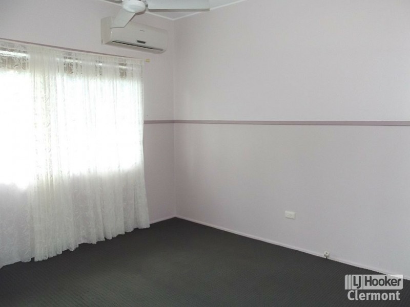 10 Mclean Street, Capella QLD 4723