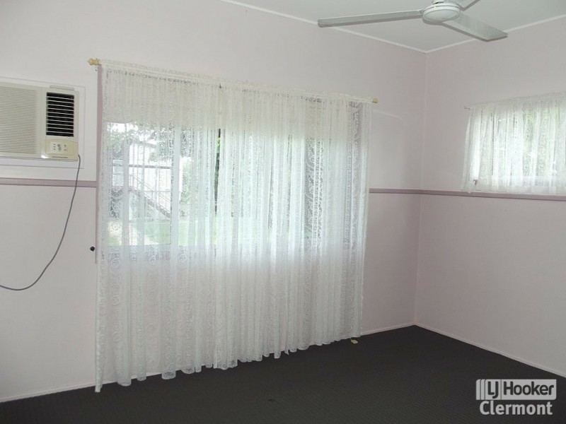 10 Mclean Street, Capella QLD 4723