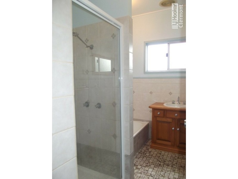 10 Mclean Street, Capella QLD 4723