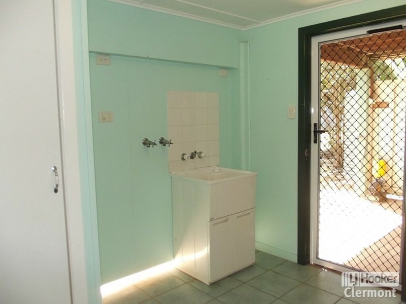 10 Mclean Street, Capella QLD 4723