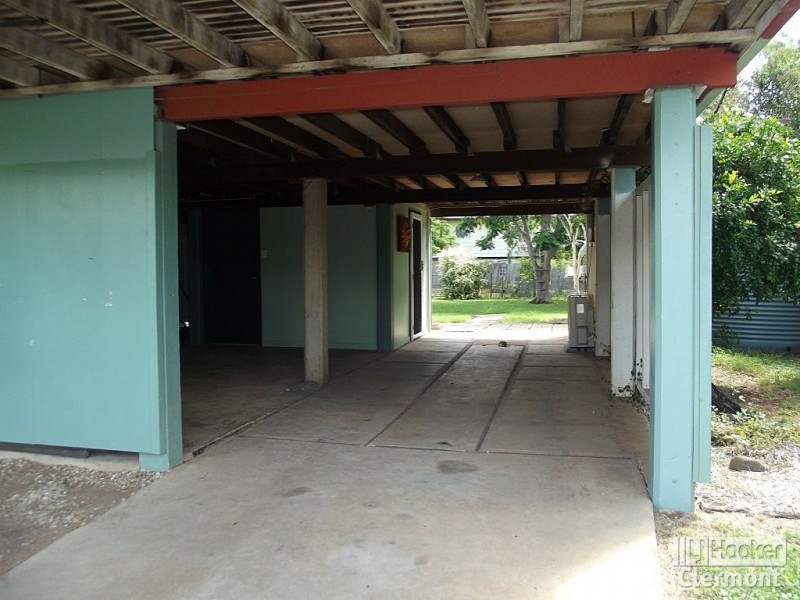 10 Mclean Street, Capella QLD 4723