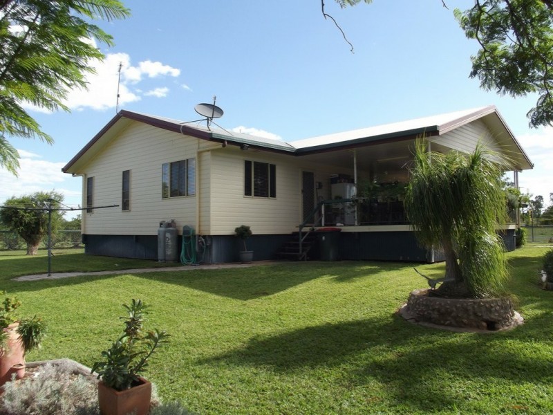 8 Melrose Drive, Clermont QLD 4721